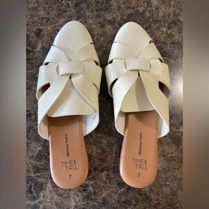 Time and Tru Memory Foam Slip on Shoes Size 7 New